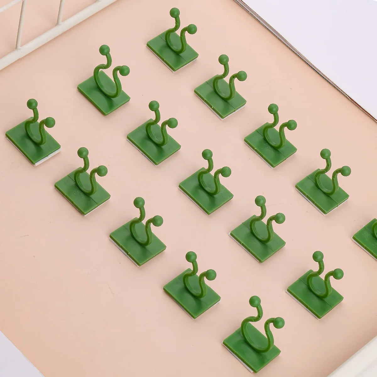 50Pcs Wall Fixture Clips for Plant Climbing Vine Plant